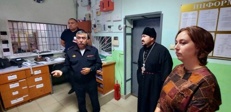 В рамках региональной акции «Общественный контроль» представители Общественного совета при Отделении МВД России по Шенталинскому району - Елизавета Иванова и протоиерей Иоанн Красильников провели мониторинг работы...