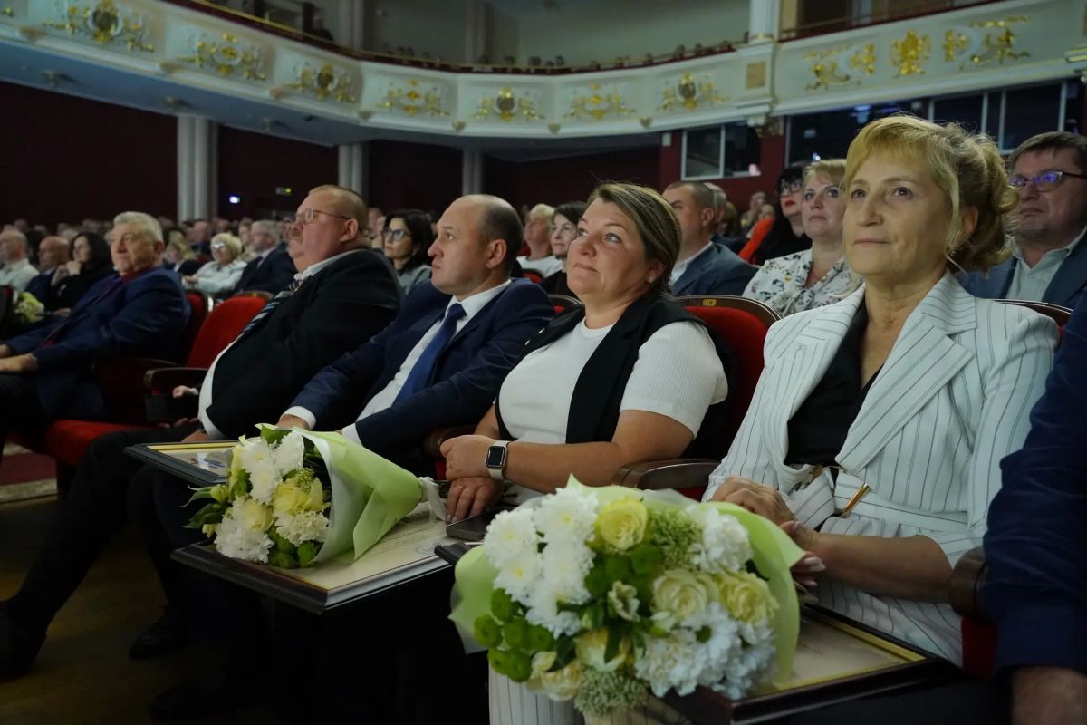 Вячеслав Федорищев: Поздравил аграриев и ветеранов агропромышленного комплекса с Днем работника сельского хозяйства и перерабатывающей промышленности Вячеслав Федорищев: Поздравил аграриев и ветеранов агропромышленного комплекса с Днем работника сельского хозяйства и перерабатывающей промышленности