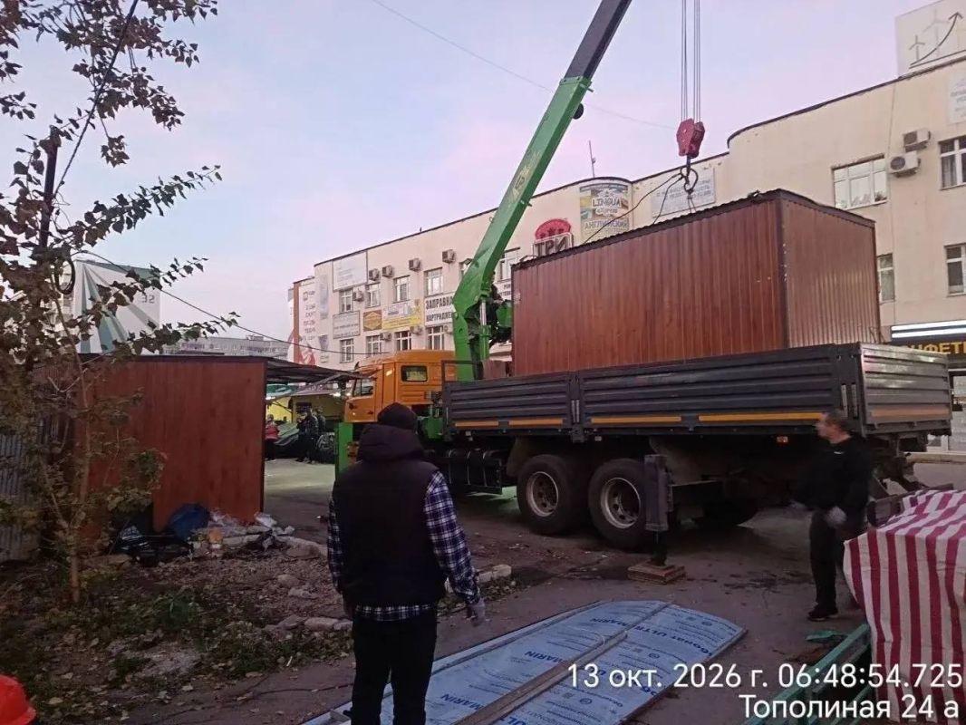 В Тольятти демонтируют нелегальные киоски на улице Тополиной