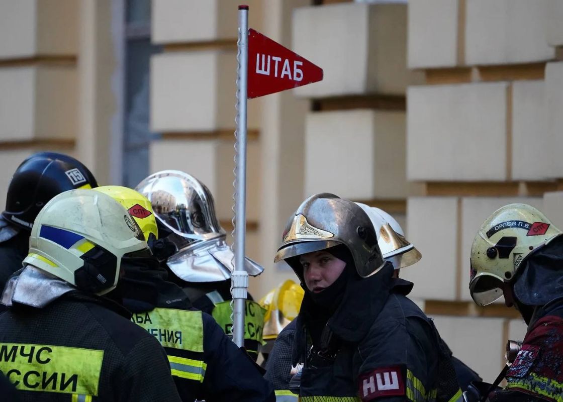 В Тольятти два человека пострадали на пожаре в многоквартирном доме, произошедшем из-за поджога