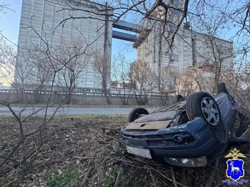 В Тольятти перевернулся автомобиль