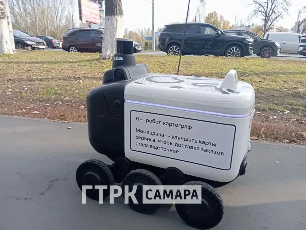 В Самаре на Московском шоссе заметили робота-доставщика с функцией картографа В Самаре на Московском шоссе заметили робота-доставщика с функцией картографа