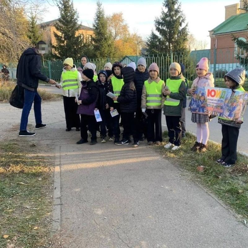 В Новокуйбышевске прошел «Родительский патруль» у школы № 17 В Новокуйбышевске прошел «Родительский патруль» у школы № 17