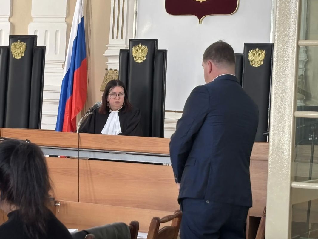 Адвокат Тарховой не явился на суд без объяснений