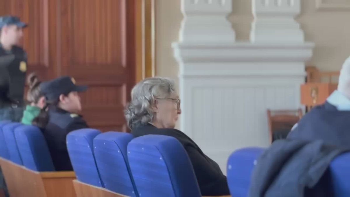 Екатерина Тархова уверяет прокурора, что ее решения были вынужденными