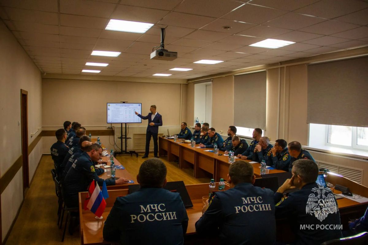 Наука против огня: ВНИИПО МЧС России отрабатывает тактику тушения пожаров в резервуарных парках Наука против огня: ВНИИПО МЧС России отрабатывает тактику тушения пожаров в резервуарных парках