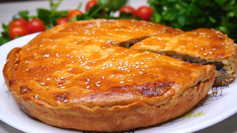 Очаровательный рыбный пирог: секреты приготовления с скумбрией