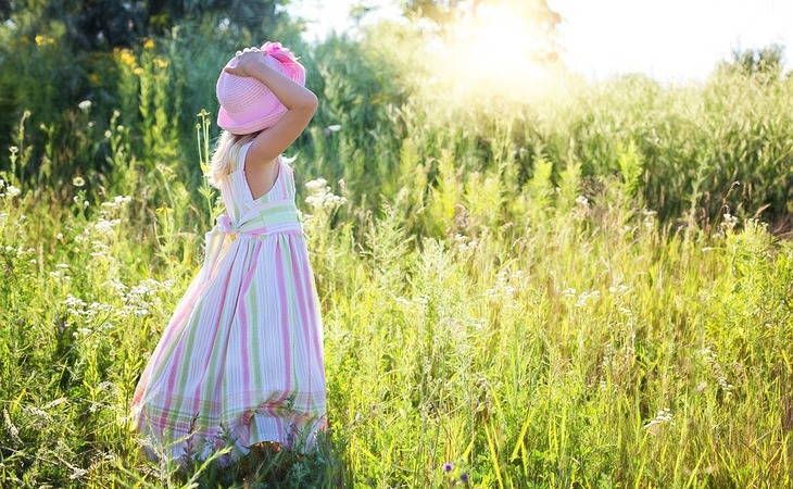 Что нанести на тело, чтобы к нему не прилипало платье: дельные советы