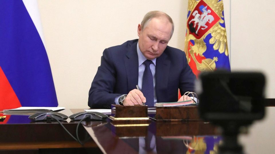 Путин принимает закон, защищающий наследников от долгов заёмщиков