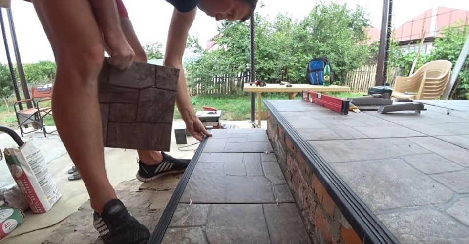 Как выбрать идеальную уличную плитку для ступеней: советы от профессионала