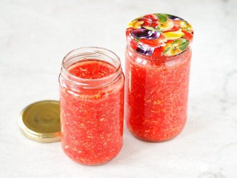 Хренодер на зиму: секреты приготовления с помидорами и чесноком