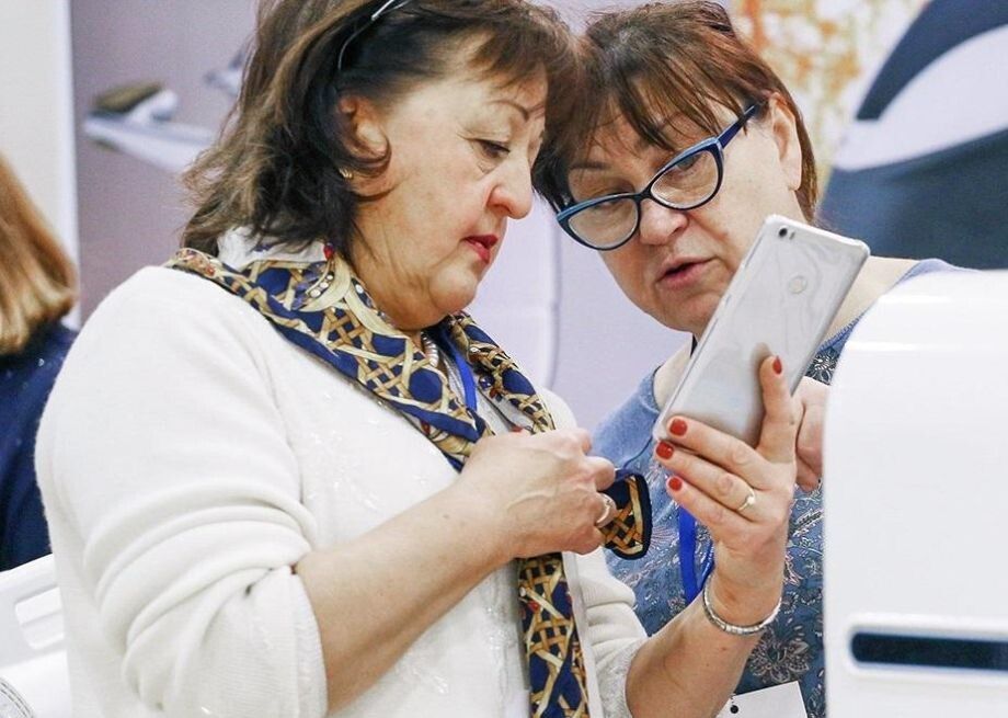 Почему пенсионерам стоит обратить внимание на свои карты: важные нюансы