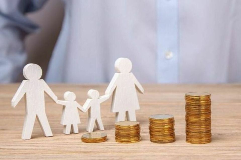 Семейные выплаты в России: новое финансовое пособие для работающих родителей