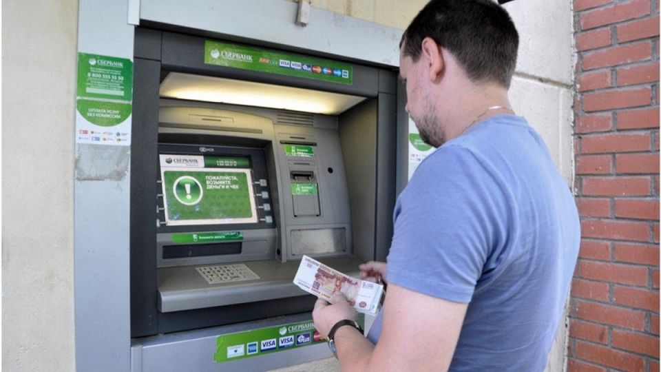 Почему наличные деньги снова в моде: когда карты подводят