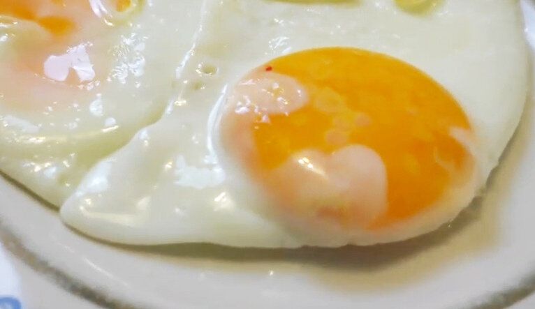 Идеальная яичница в мультиварке: просто и быстро