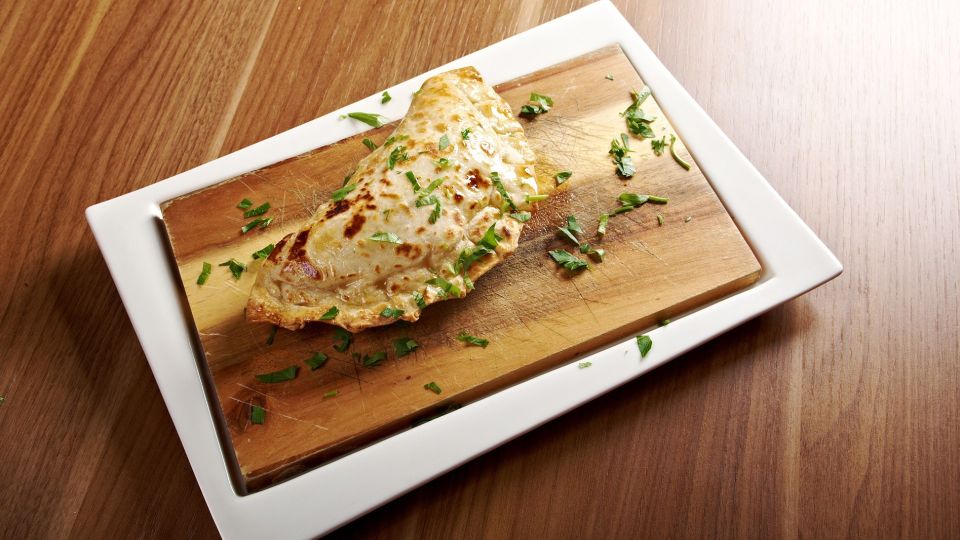 Приготовьте из тушенки вкуснейший завтрак за 5 минут: домашние мигом сметут его со стола