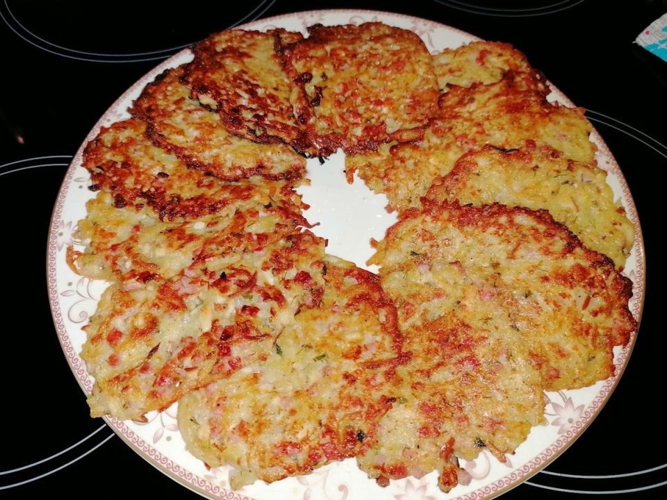 Драники с ветчиной и сыром: как порадовать любимого мужа