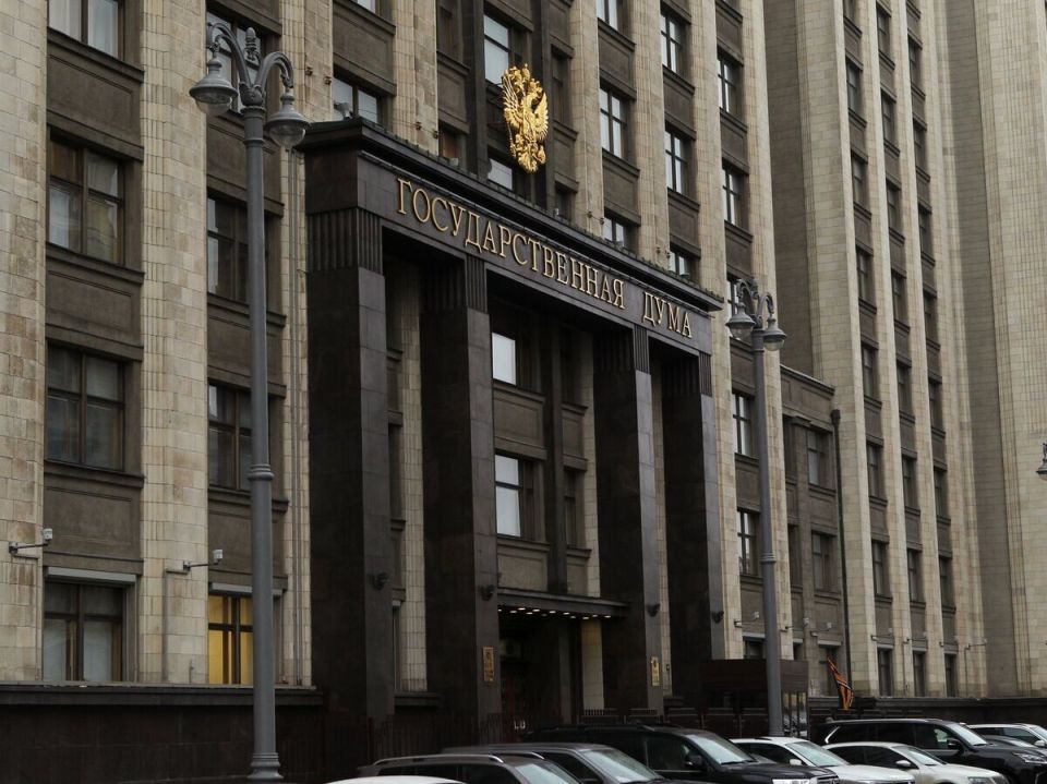 Новый закон: Росфинмониторинг получит доступ к данным «Мира» и СБП