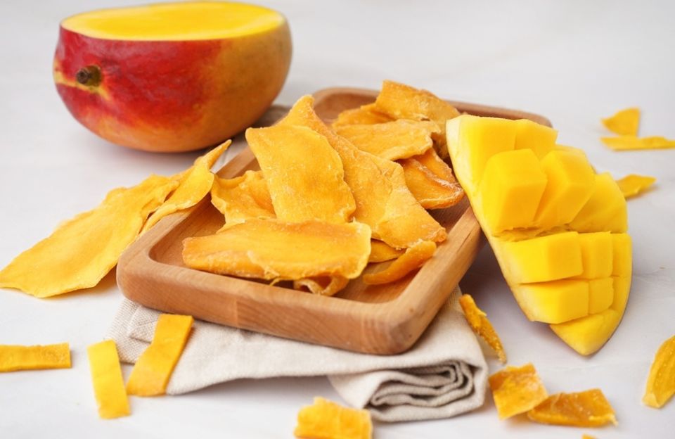 Сушеное манго: полезное лакомство или калорийный враг?