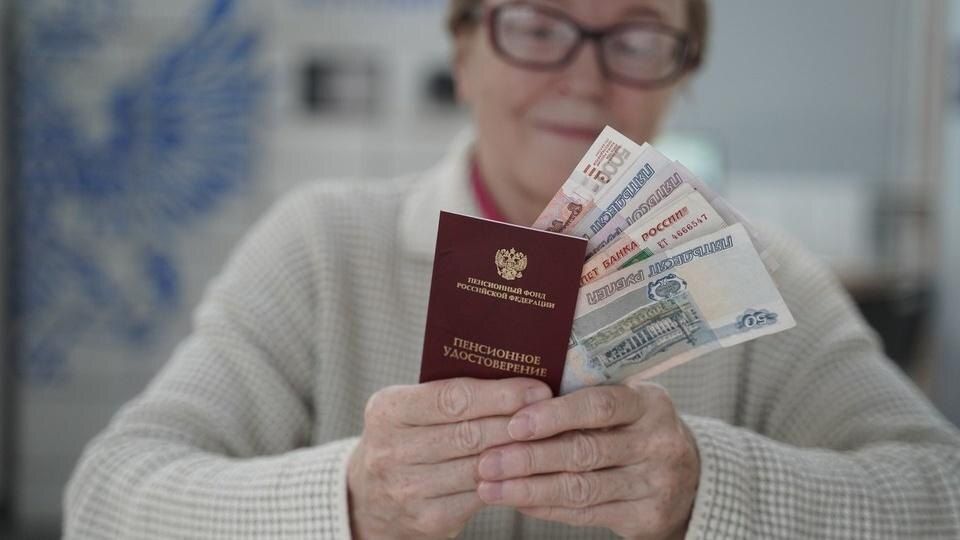 Как судебные приставы могут воздействовать на вашу пенсию: что нужно знать