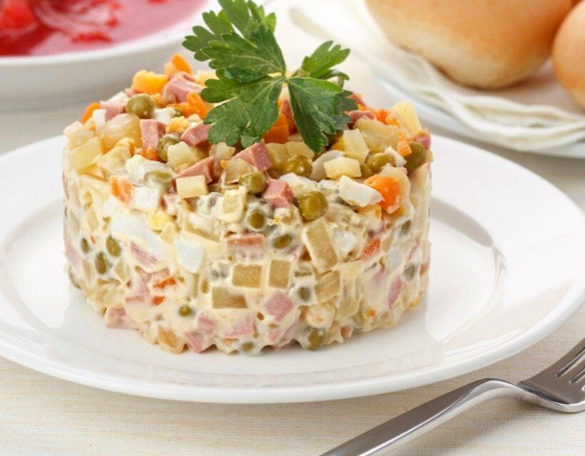 Ностальгия на столе: как приготовить классический салат «Оливье»