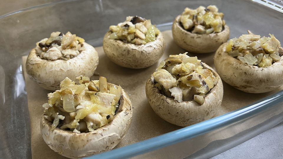 Фаршированные шампиньоны: новогоднее волшебство на вашем столе
