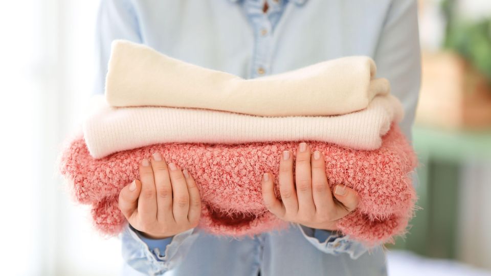 Не спешите ставить крест на севшем в два раза свитере: шерстяную вещь легко спасти