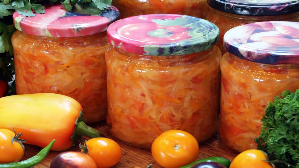 Как приготовить заготовку для щей на зиму: простая рецептура