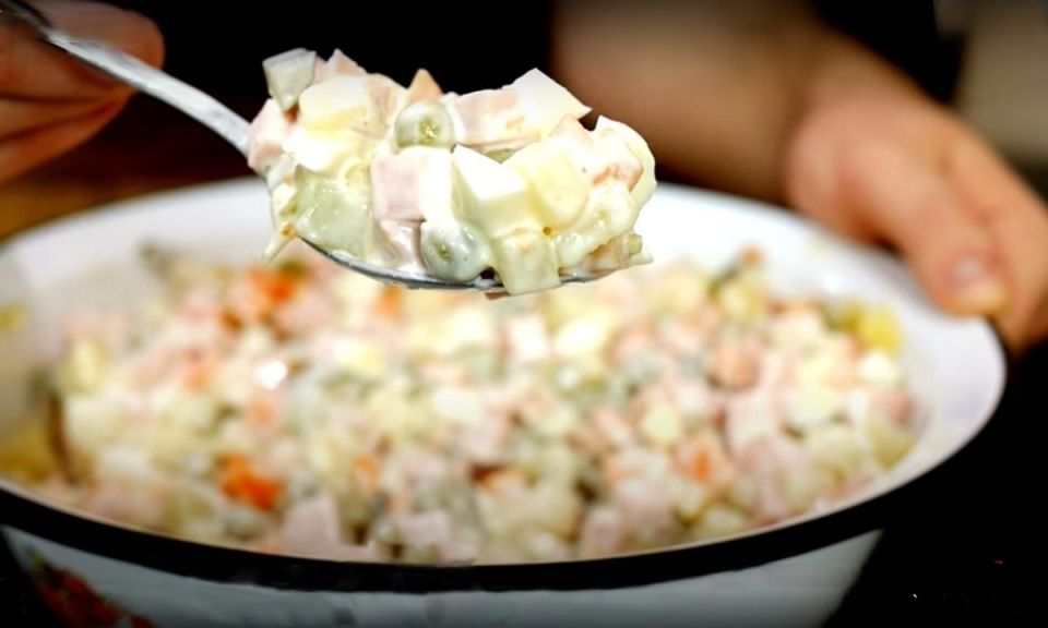 Секреты советских поваров: как подарить Оливье новый вкус