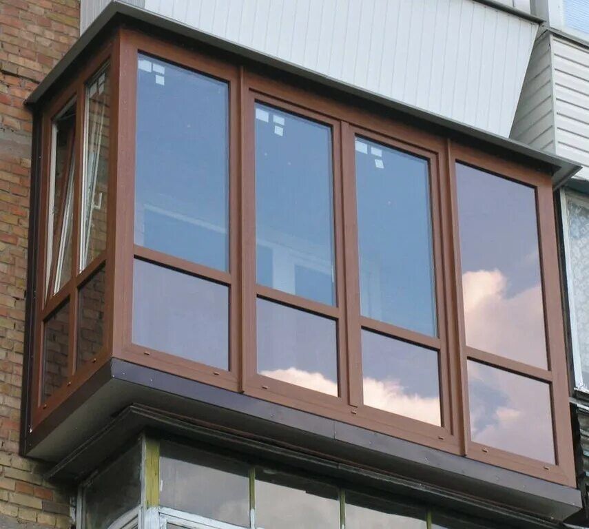 Остекление балконов в 2025 году: риски и последствия