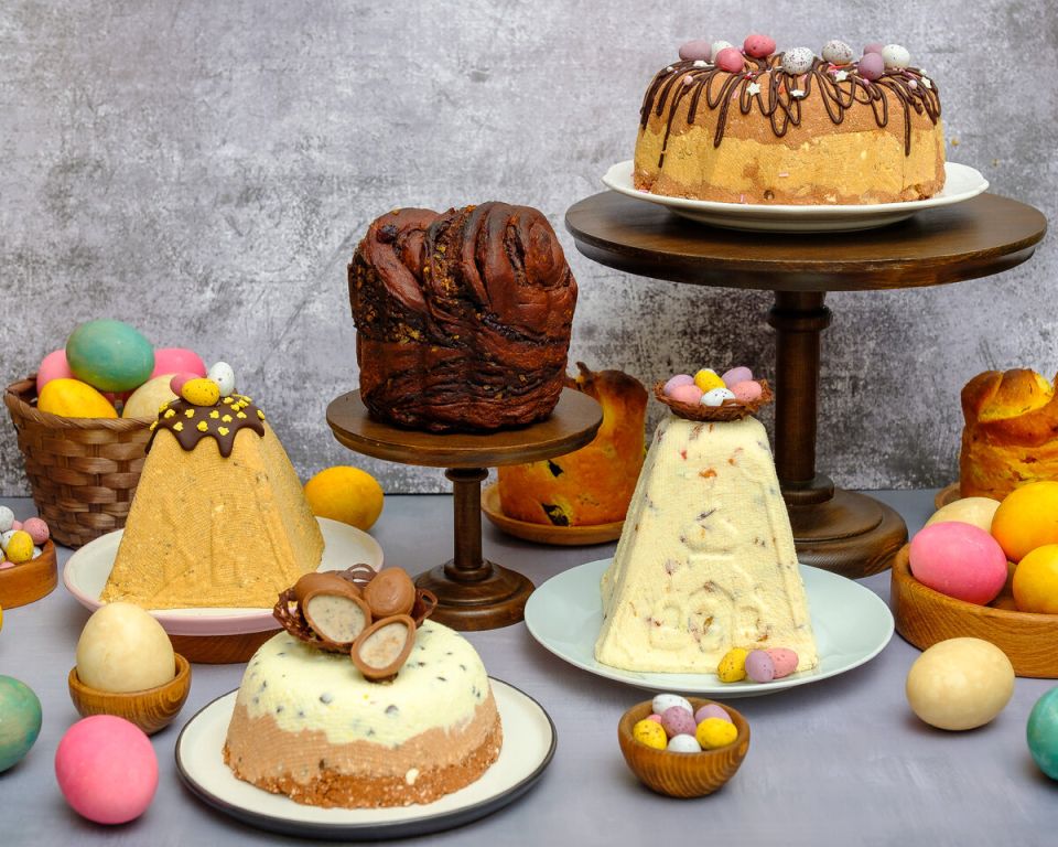 Пасхальные угощения: куличи и творожные пасхи