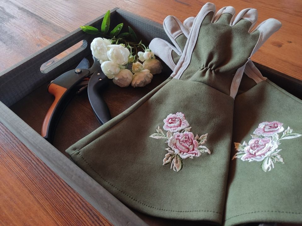 Как я выбрала идеальные краги для работы с розами и что из этого вышло