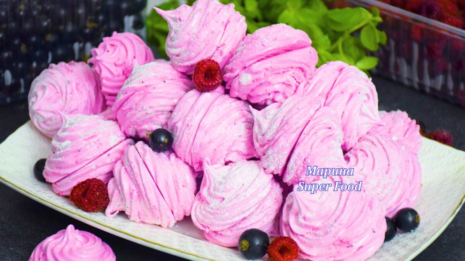 Нежный зефир из черной смородины — восхитительное лакомство на любой стол