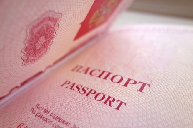 Ученых призвали согласовывать поездки в недружественные страны с Минобрнауки